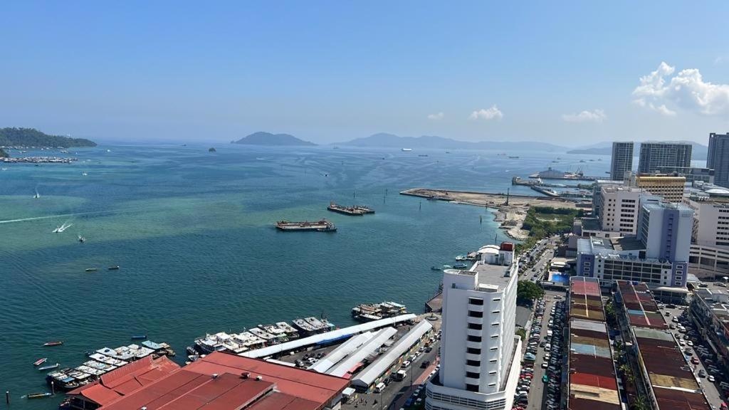 Kota Kinabalu City Centre @ The Shore By Casa Yolo ภายนอก รูปภาพ