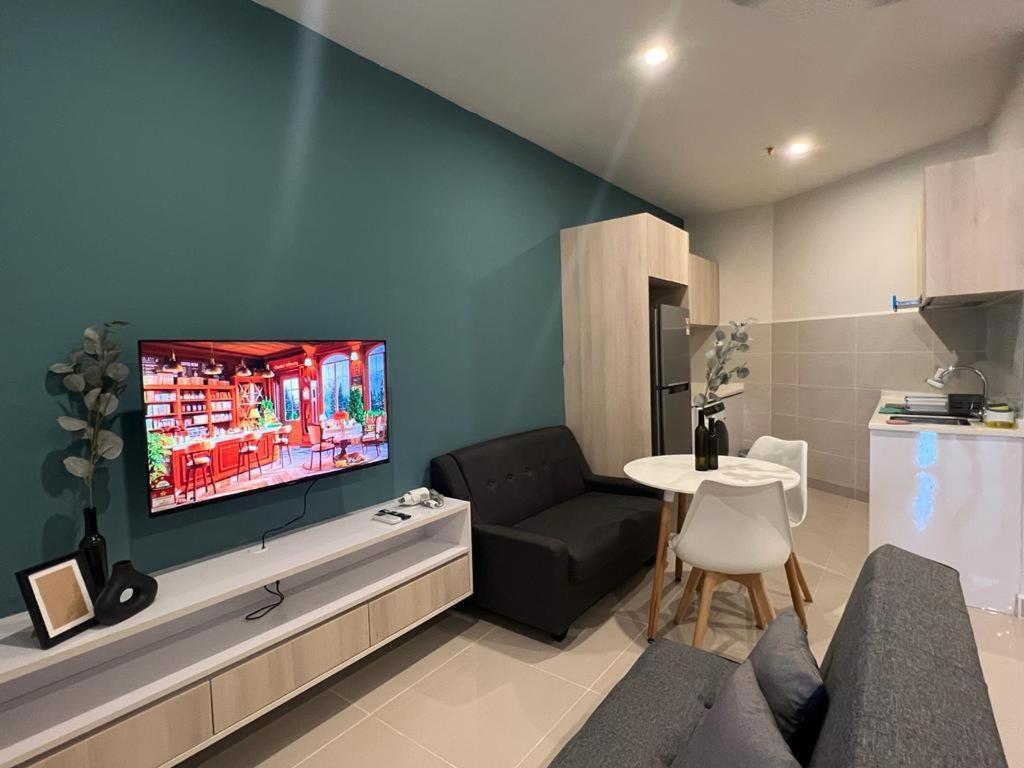 Kota Kinabalu City Centre @ The Shore By Casa Yolo ภายนอก รูปภาพ