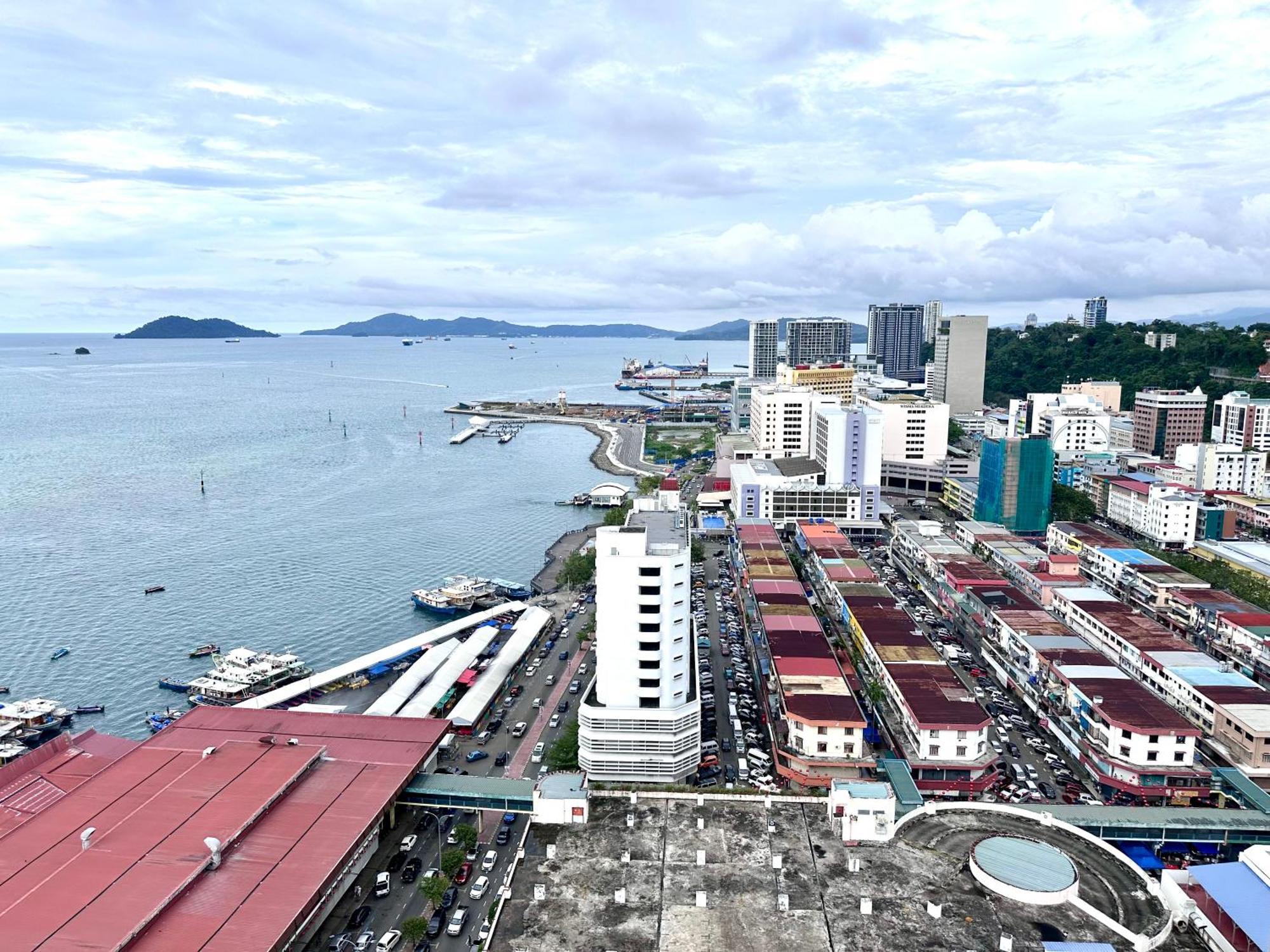Kota Kinabalu City Centre @ The Shore By Casa Yolo ภายนอก รูปภาพ
