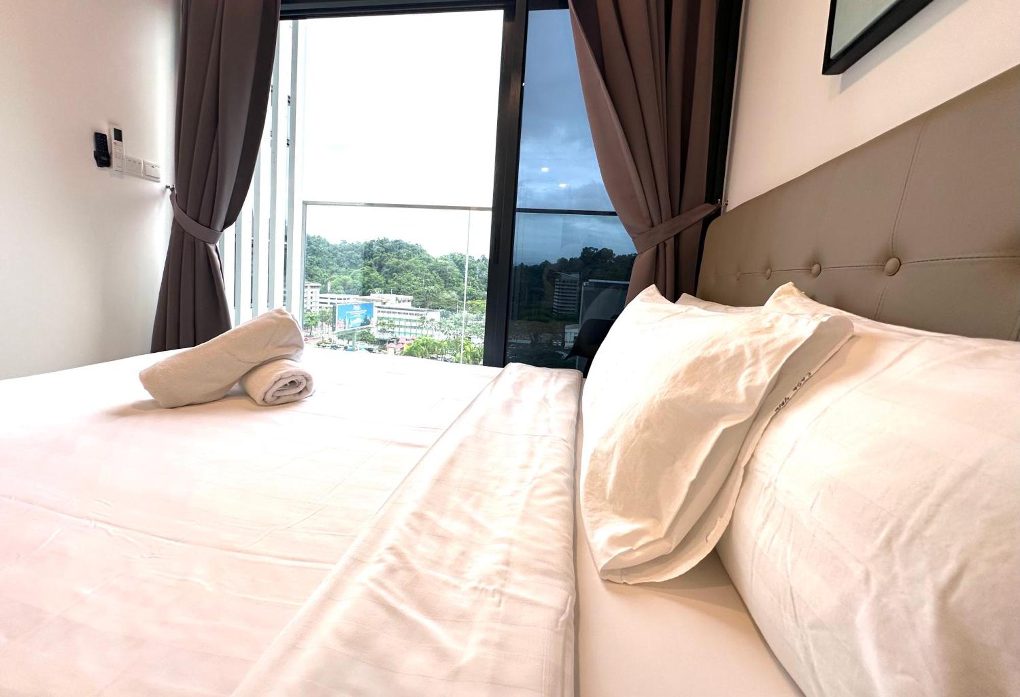 Kota Kinabalu City Centre @ The Shore By Casa Yolo ภายนอก รูปภาพ