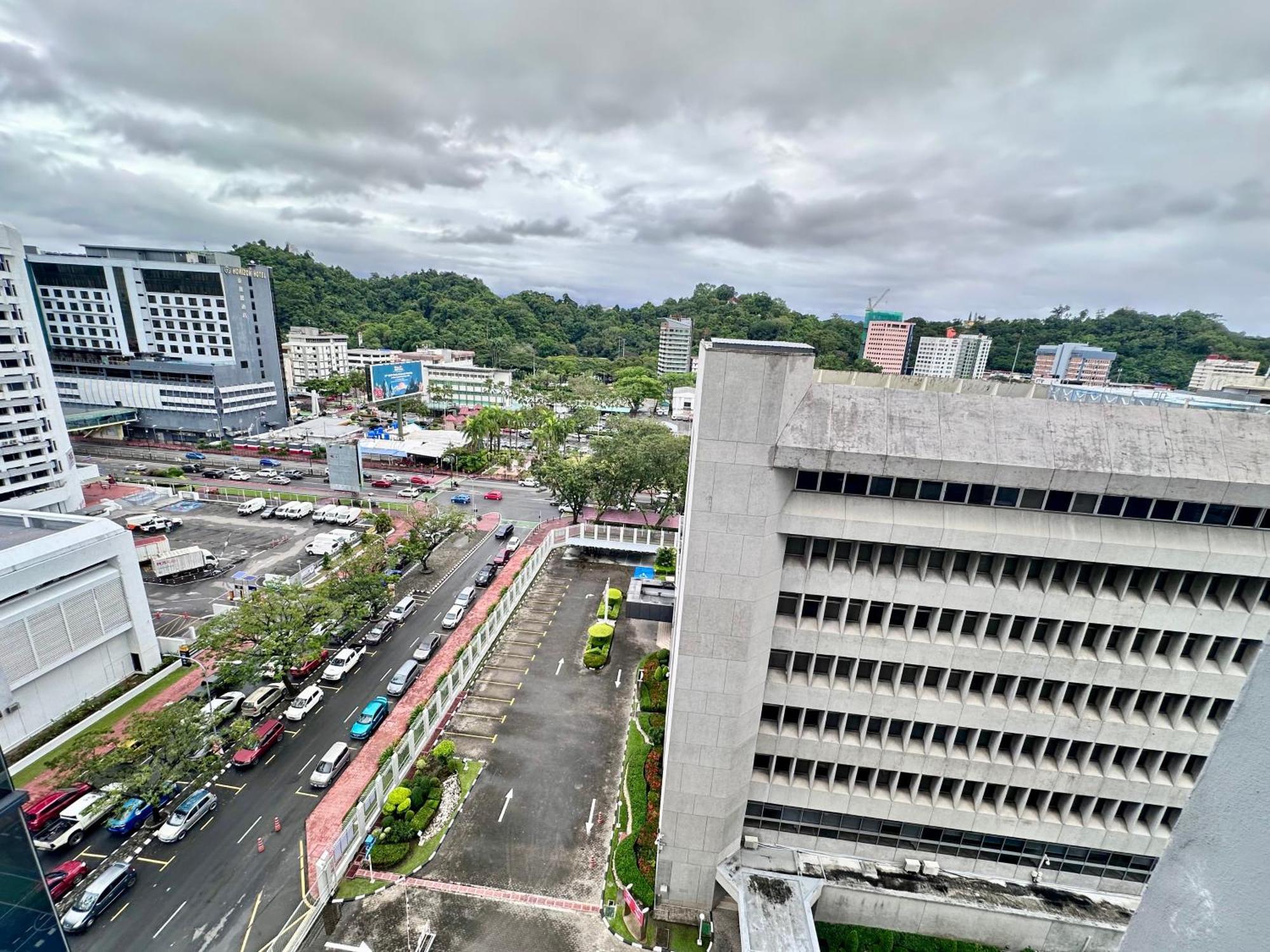 Kota Kinabalu City Centre @ The Shore By Casa Yolo ภายนอก รูปภาพ