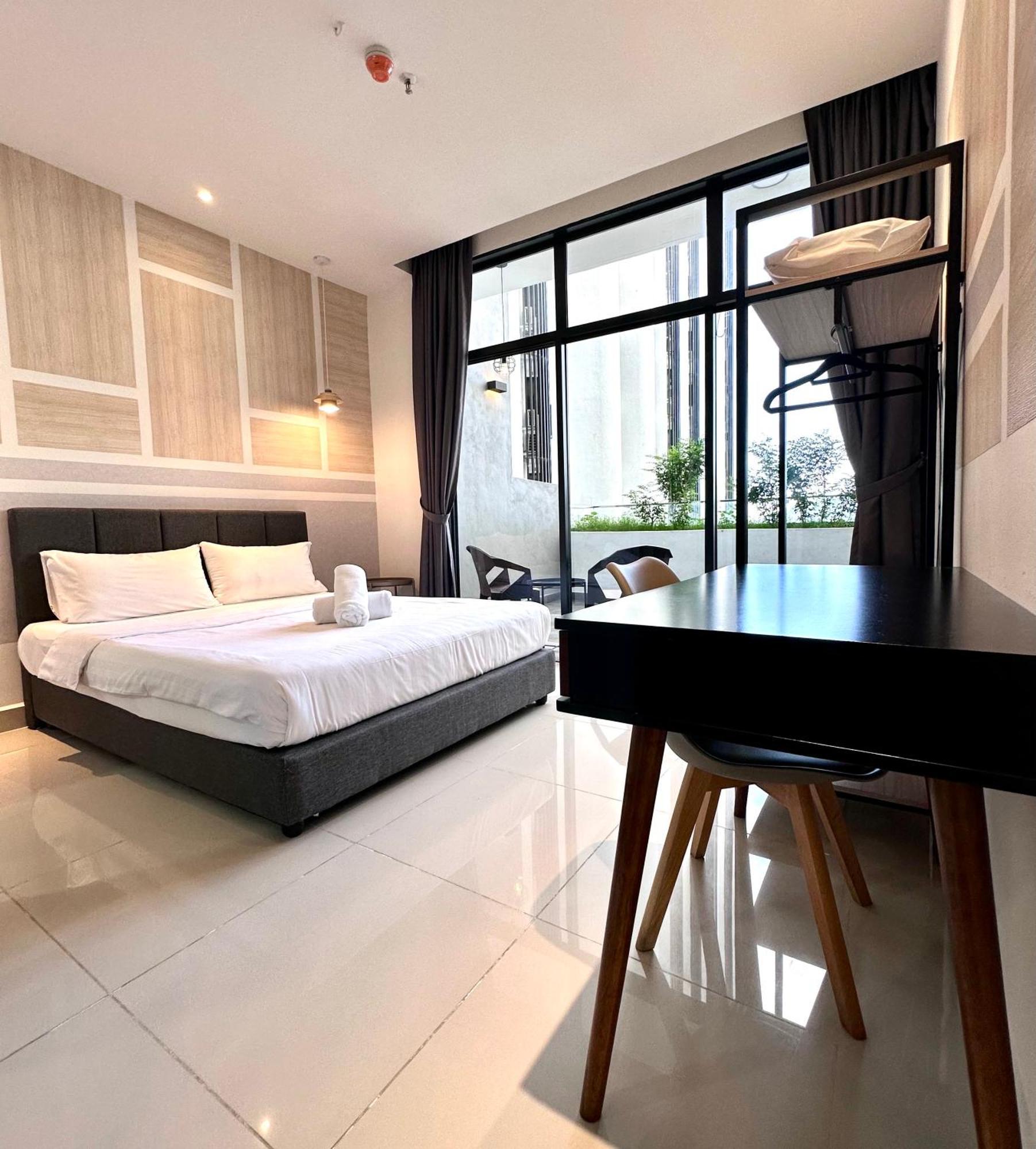 Kota Kinabalu City Centre @ The Shore By Casa Yolo ภายนอก รูปภาพ